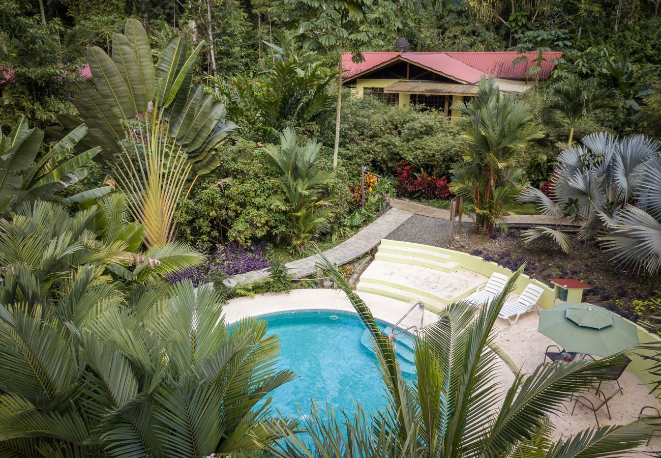 Villa en Cocles - Villa Aliblanca: Luxury home con A/C, FibOp y piscina - Adults Only