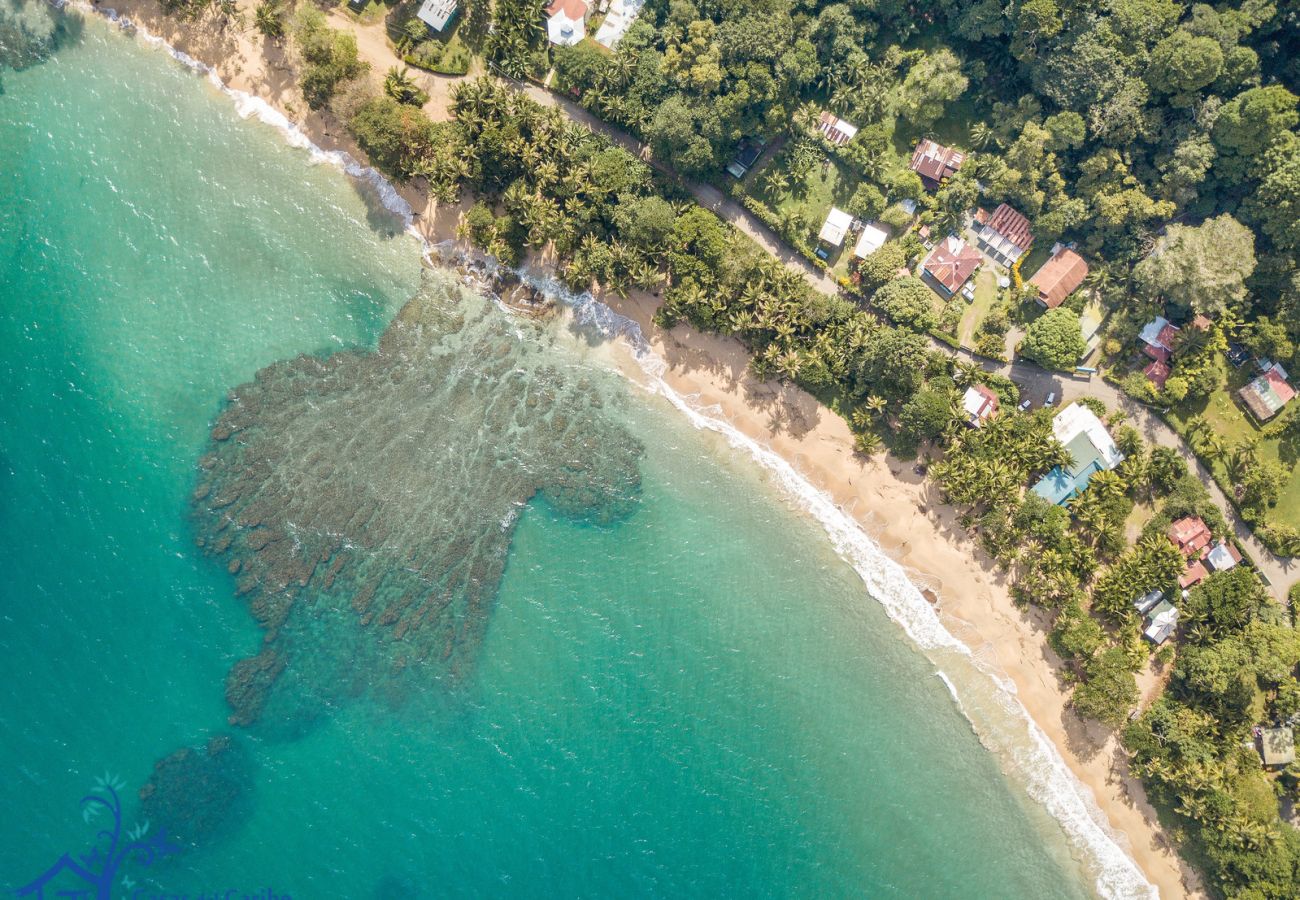 Casa en Punta Uva - Casa Violeta frente a Playa Arrecife!