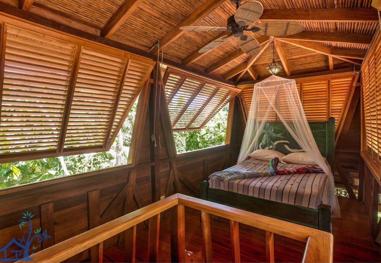 Casa en Playa Chiquita - Casa Canopy: una vista mágica desde arriba!