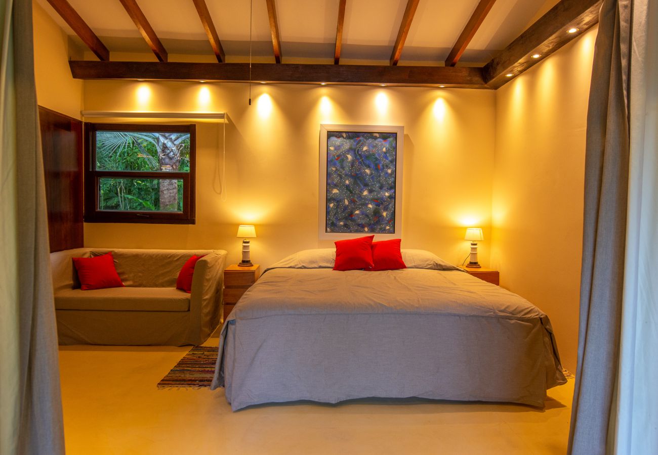 Villa en Playa Chiquita - Luxury Beachfront Villa Miagoa with AC And POOL