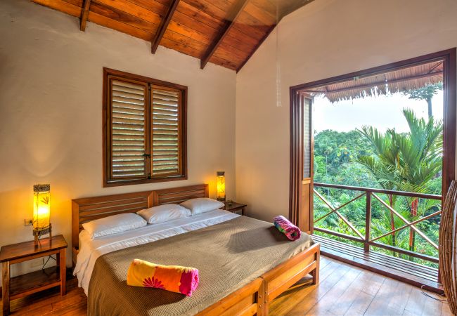 Villa en Punta Uva - Big Tree Wildlife Refuge Retreat Center con Piscina Villa en Punta Uva - Big Tree Wildlife Refuge Retreat Center con Piscina