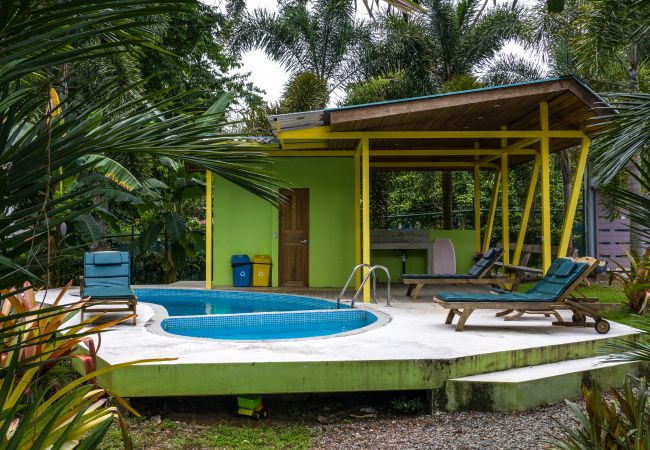 Casa en Puerto Viejo - Villa Seabreeze con Aire, Piscina y FRENTE al Mar! Casa en Puerto Viejo - Villa Seabreeze con Aire, Piscina y FRENTE al Mar!
