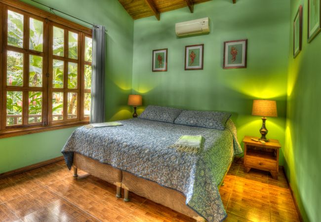 Casa en Puerto Viejo - Villa Seabreeze con Aire, Piscina y FRENTE al Mar! Casa en Puerto Viejo - Villa Seabreeze con Aire, Piscina y FRENTE al Mar!