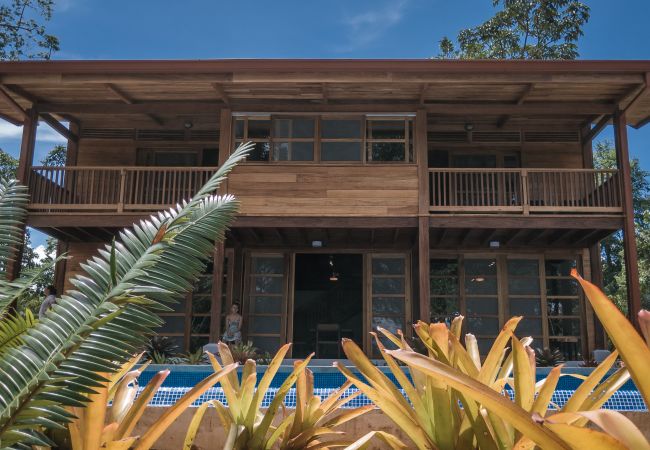 Casa en Punta Uva - Panorama Verde Poolside Jungle Oasis