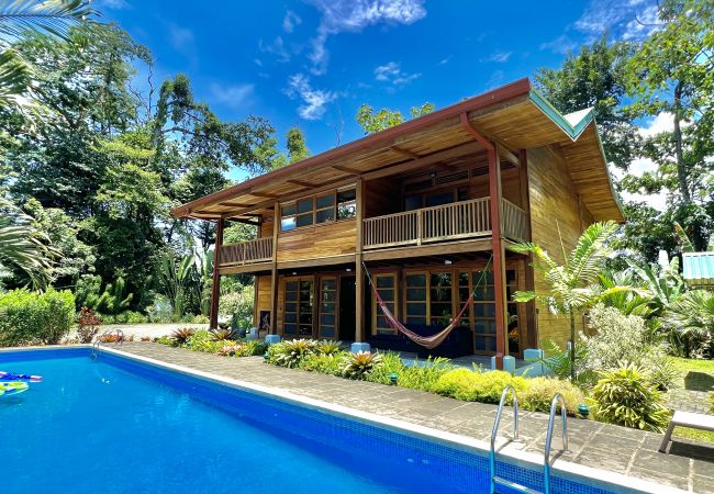 Casa en Punta Uva - Panorama Verde Poolside Jungle Oasis