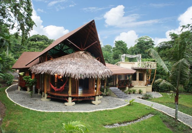 Casa en Playa Chiquita - The Beach Suit at Tree House Lodge