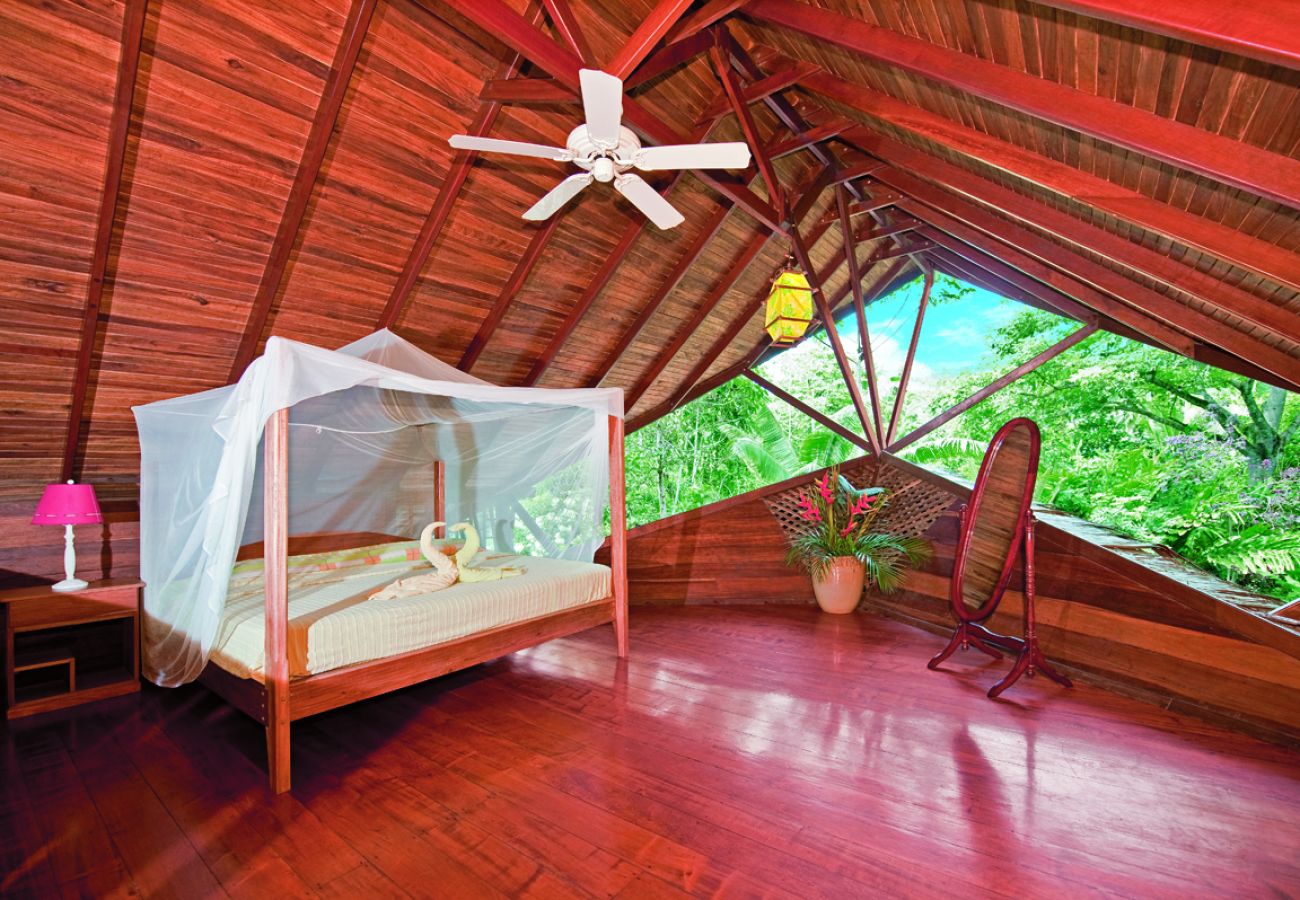 Casa en Playa Chiquita - The Beach Suit at Tree House Lodge