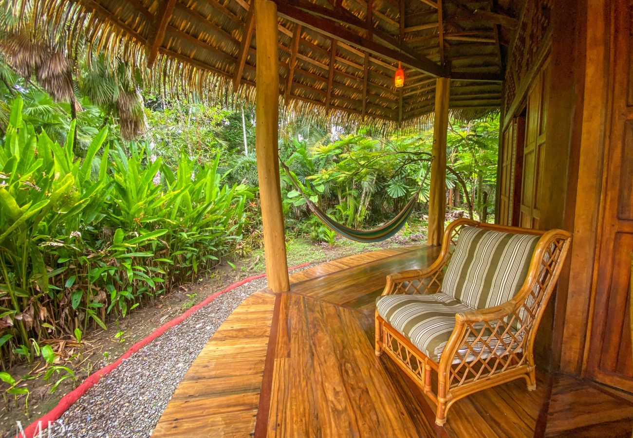 Casa en Playa Chiquita - The Beach Suit at Tree House Lodge