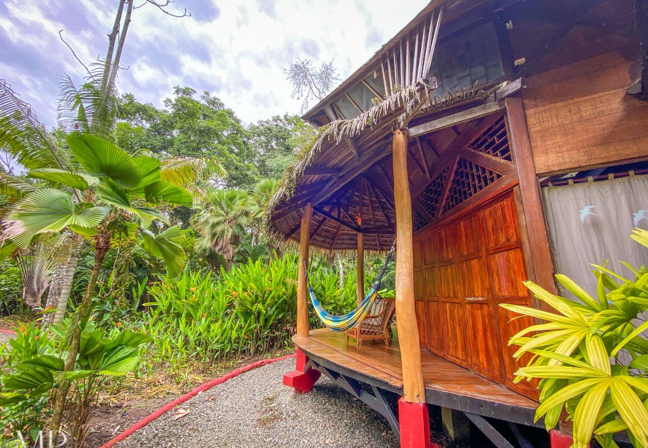 Casa en Playa Chiquita - The Beach Suit at Tree House Lodge