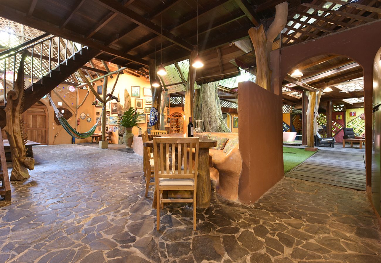 Casa en Playa Chiquita - The Crystal House at Tree House Lodge