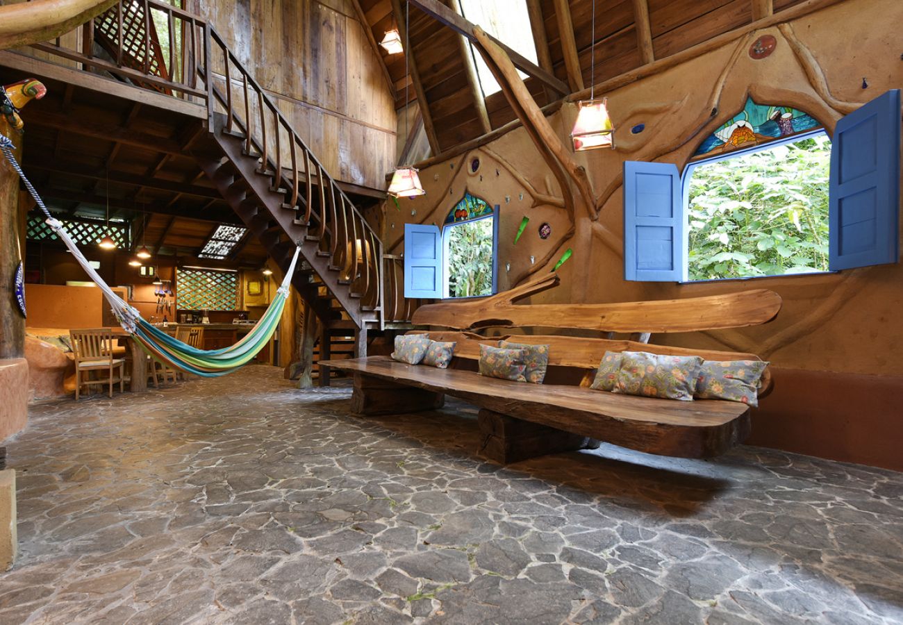 Casa en Playa Chiquita - The Crystal House at Tree House Lodge