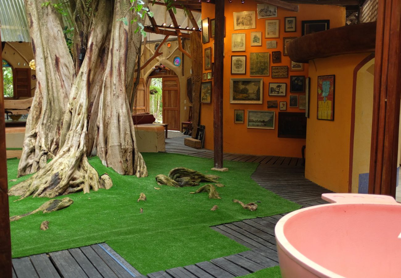 Casa en Playa Chiquita - The Crystal House at Tree House Lodge