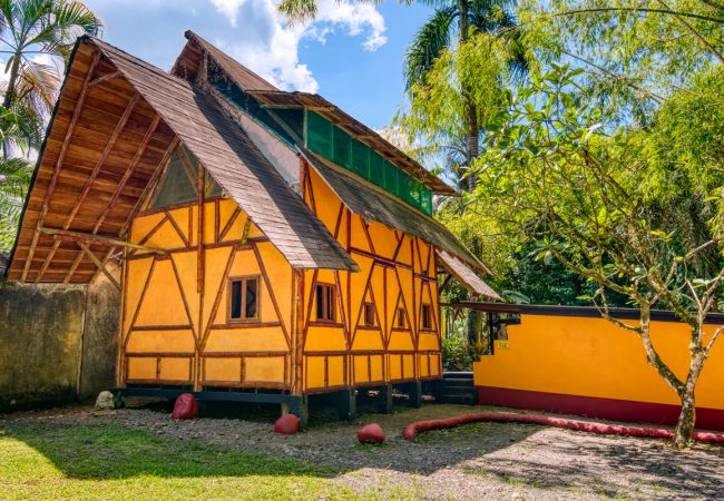 Casa en Playa Chiquita - The Garden House at Tree House Lodge