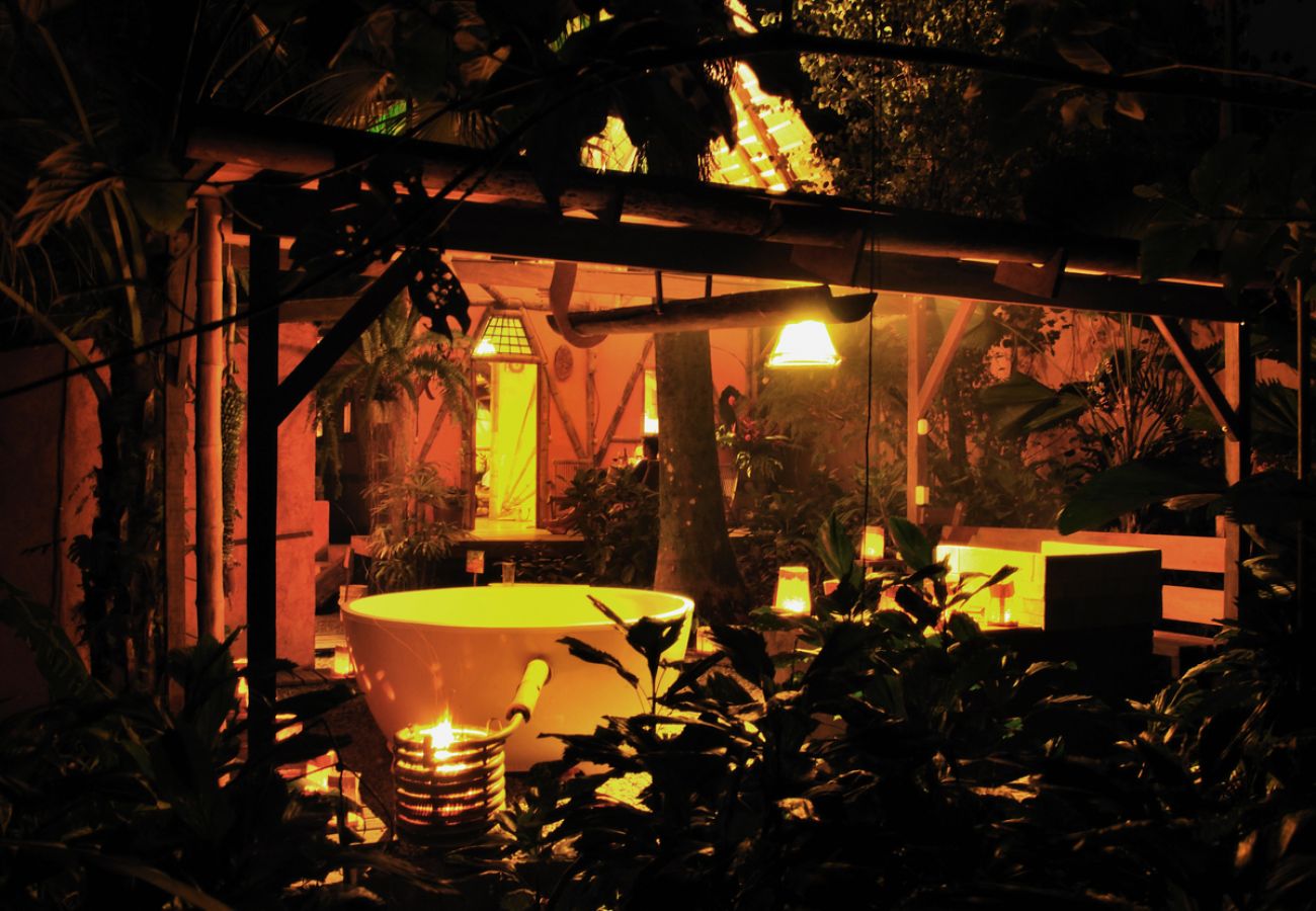 Casa en Playa Chiquita - The Garden House at Tree House Lodge