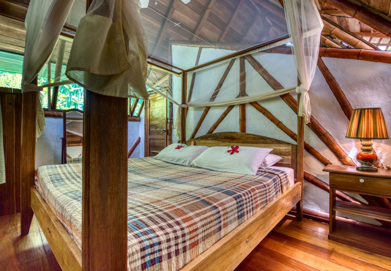 Casa en Playa Chiquita - The Garden House at Tree House Lodge