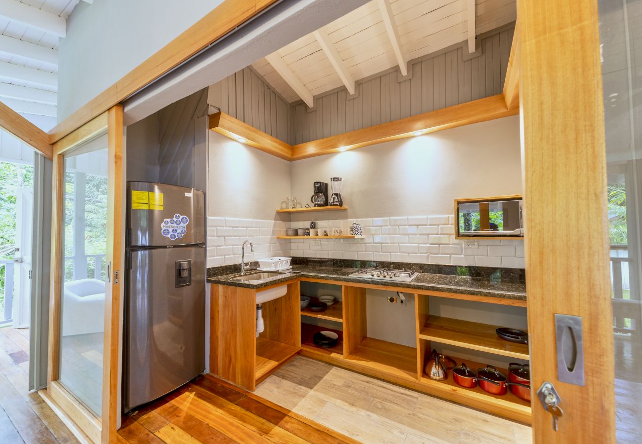 Bungalow en Playa Chiquita - Casa Lyra en Jardines Biriba