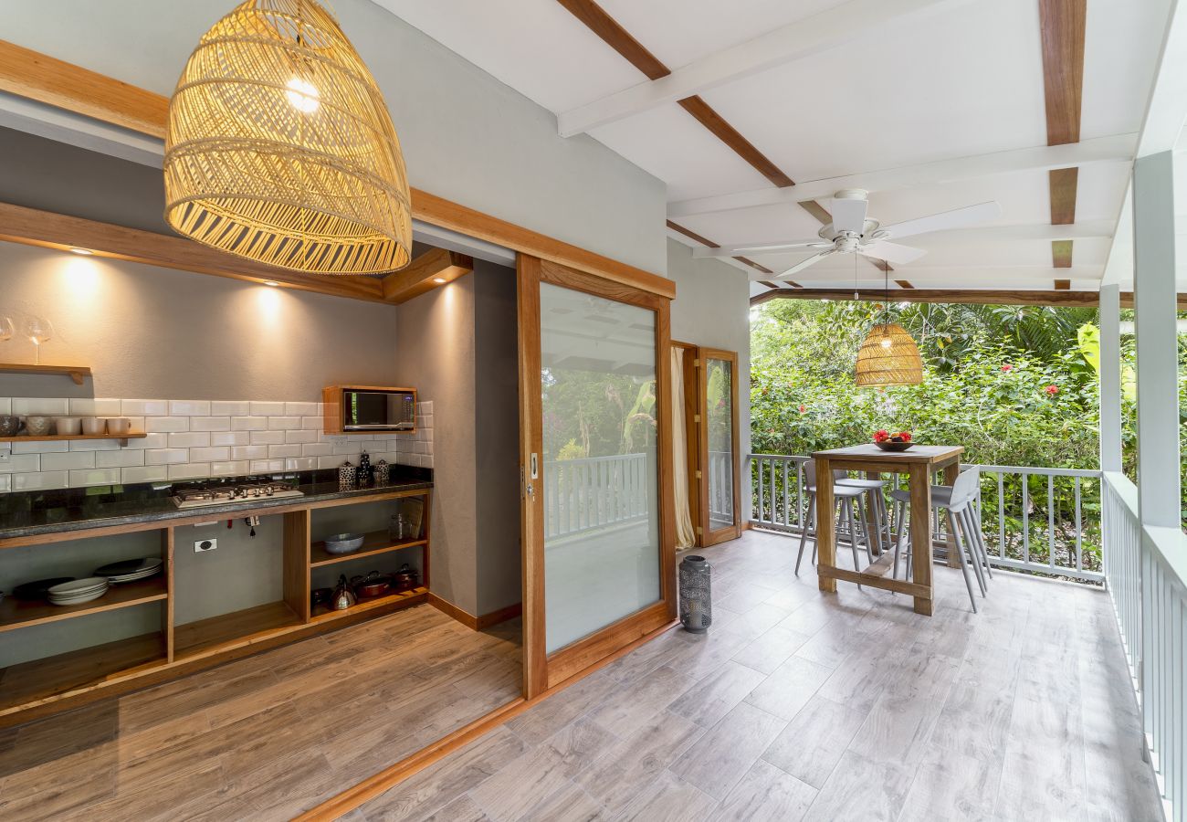 Bungalow en Playa Chiquita - Casa Lyra en Jardines Biriba