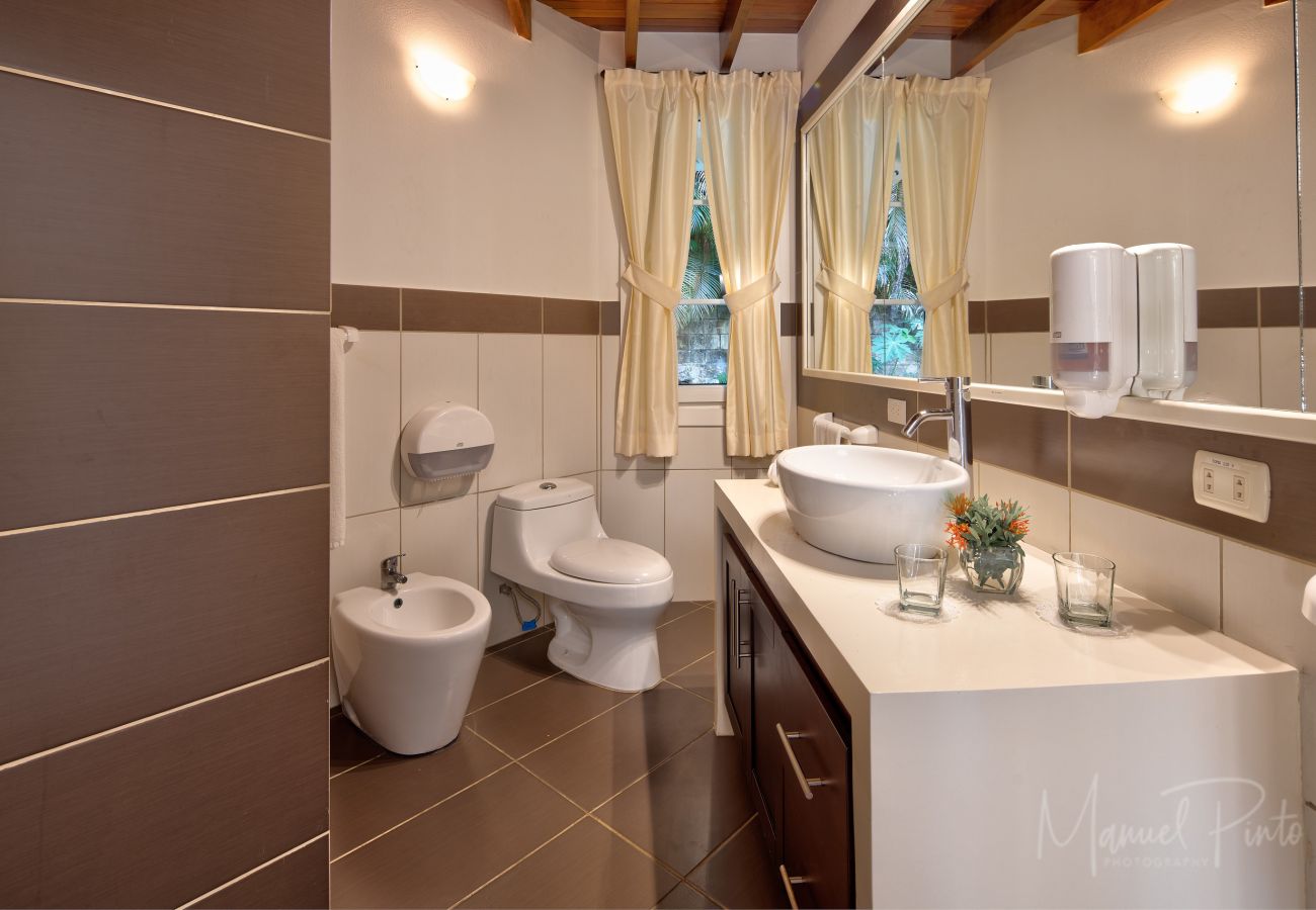 Villa en Cocles - Lomas del Caribe con Piscina Privada & AC
