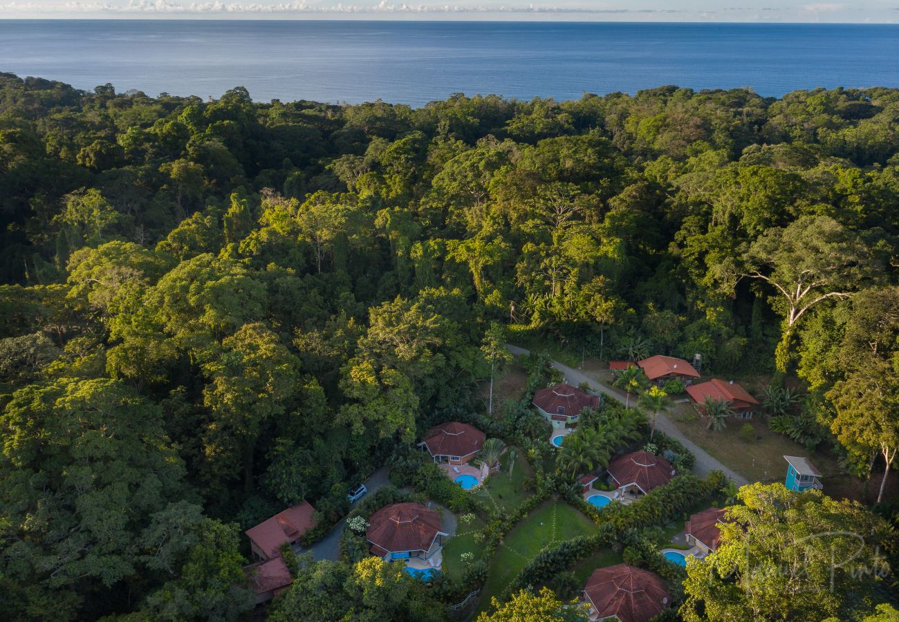 Villa en Cocles - Lomas del Caribe con Piscina Privada & AC