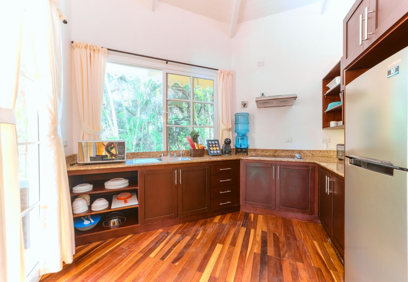 Villa en Cocles - Lomas del Caribe con Piscina Privada & AC