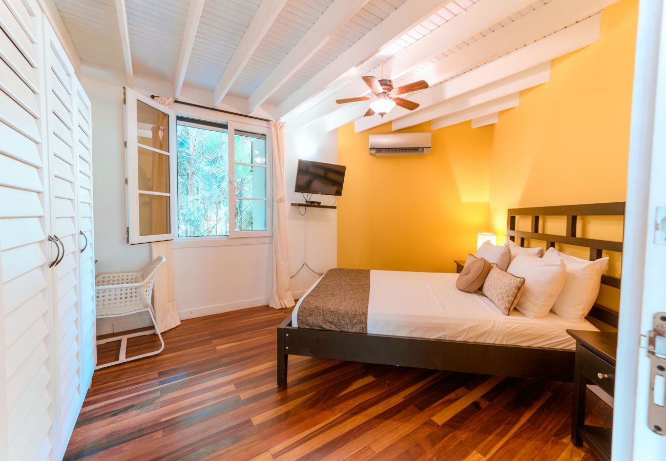 Villa en Cocles - Lomas del Caribe con Piscina Privada & AC