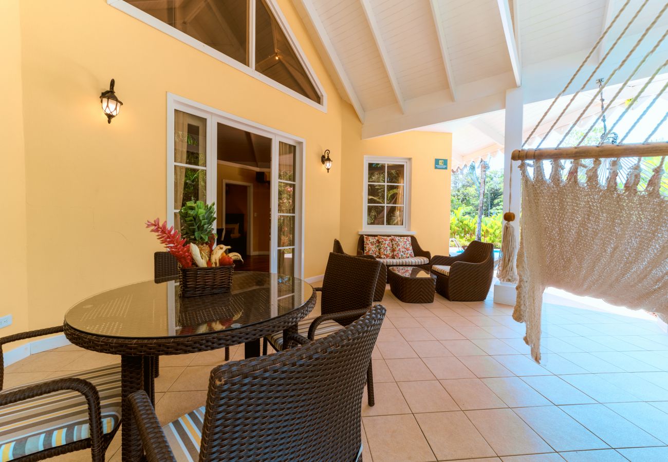 Villa en Cocles - Lomas del Caribe con Piscina Privada & AC