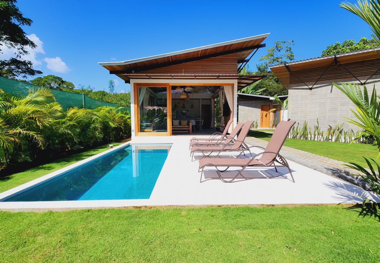 Villa en Puerto Viejo - Bukë Villas con Piscina & FibOp