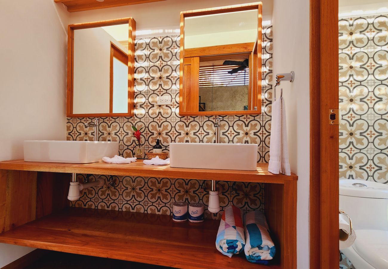 Villa en Puerto Viejo - Bukë Villas con Piscina & FibOp