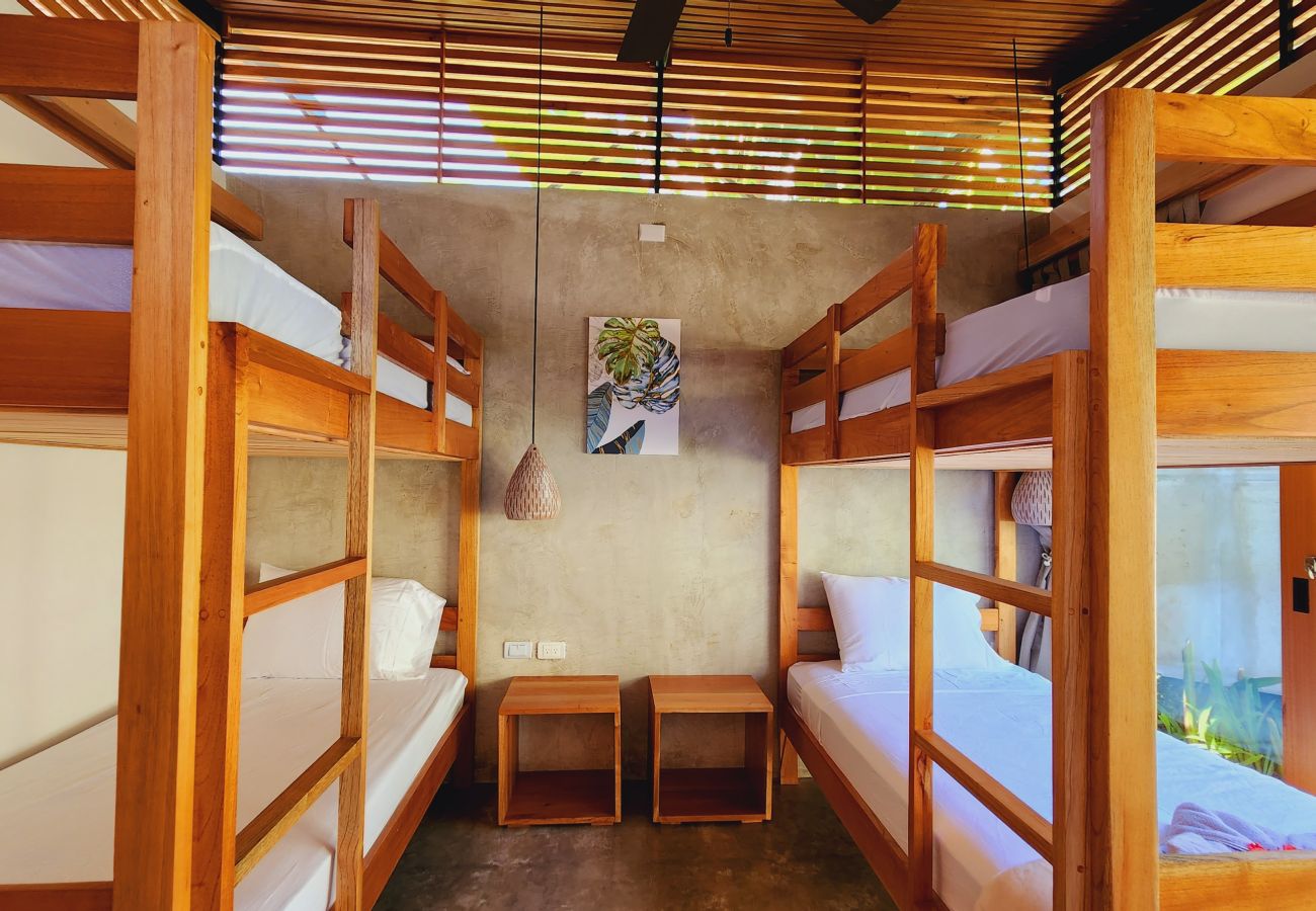 Villa en Puerto Viejo - Bukë Villas con Piscina & FibOp