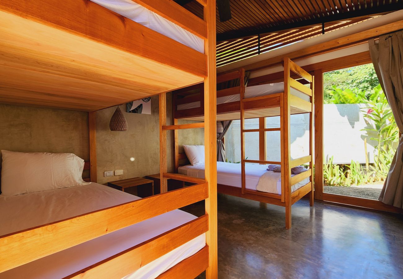 Villa en Puerto Viejo - Bukë Villas con Piscina & FibOp