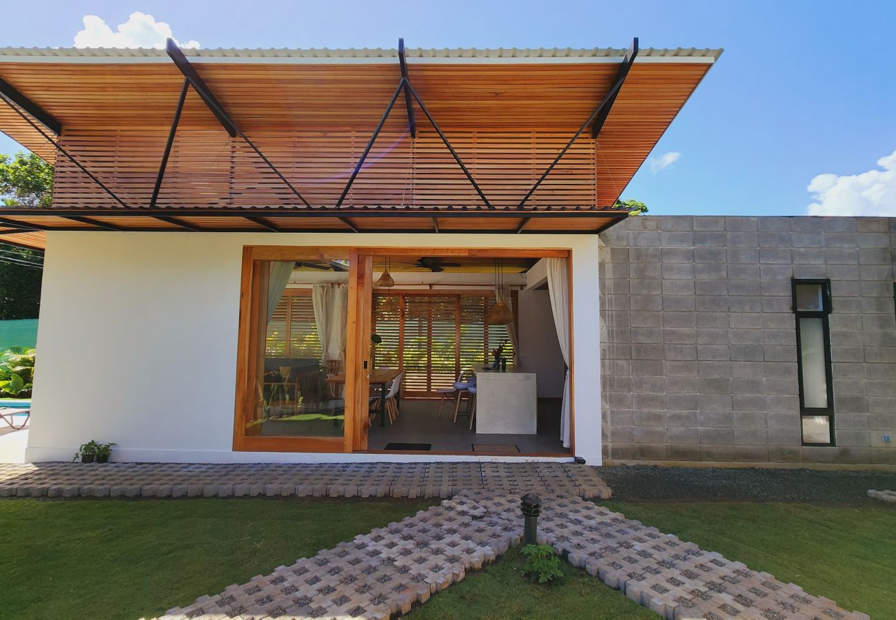 Villa en Puerto Viejo - Bukë Villas con Piscina & FibOp