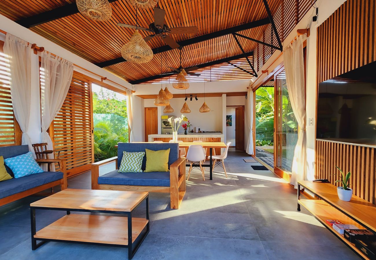 Villa en Puerto Viejo - Bukë Villas con Piscina & FibOp