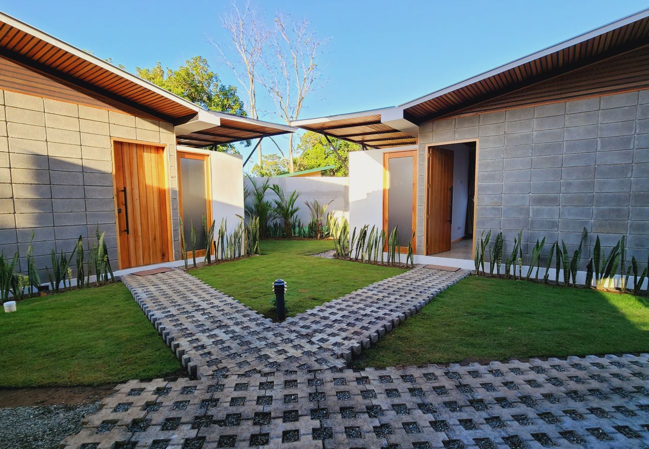 Villa en Puerto Viejo - Bukë Villas con Piscina & FibOp