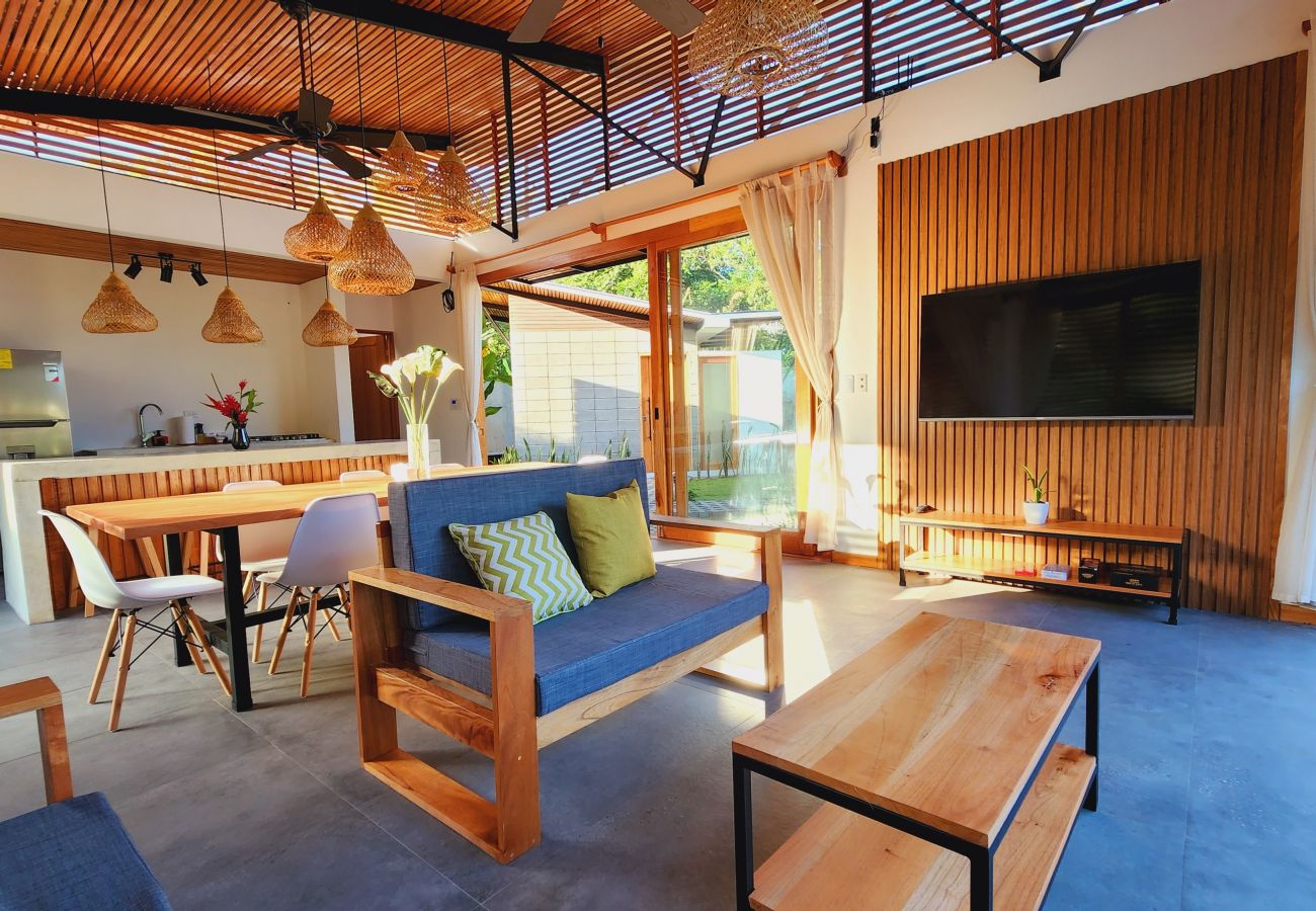 Villa en Puerto Viejo - Bukë Villas con Piscina & FibOp