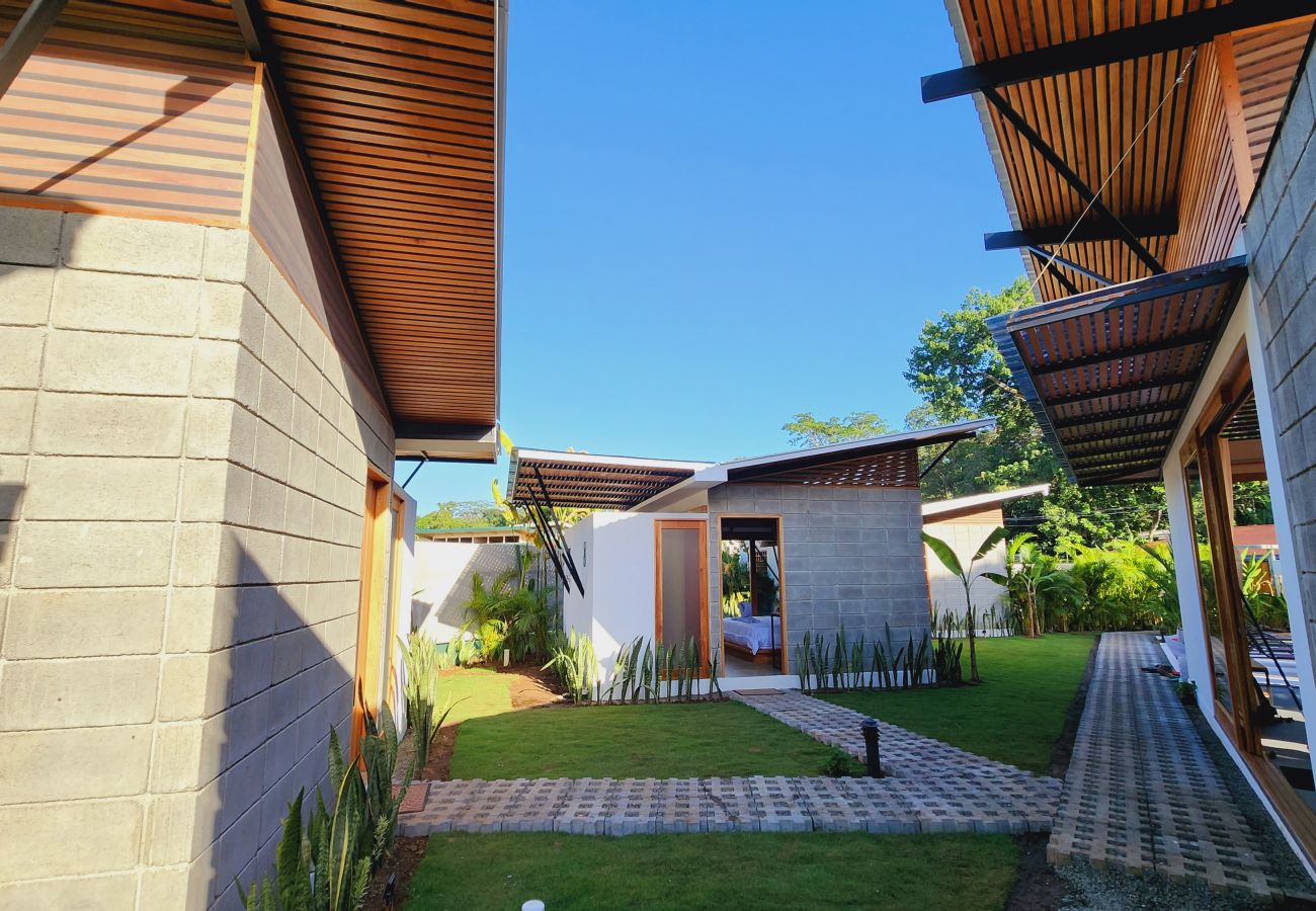 Villa en Puerto Viejo - Bukë Villas con Piscina & FibOp