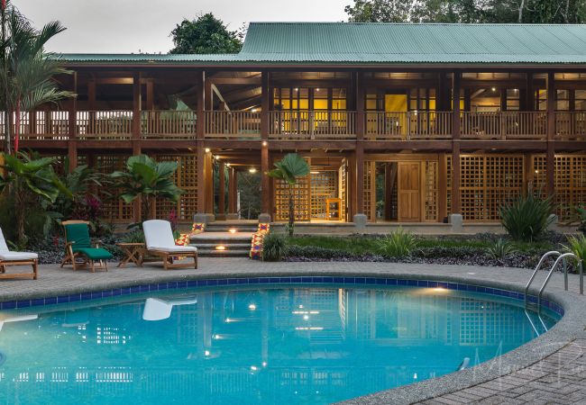 Casa en Punta Uva - El Refugio - Escondite de Lujo en el Corazón de la Naturaleza Casa en Punta Uva - El Refugio - Escondite de Lujo en el Corazón de la Naturaleza