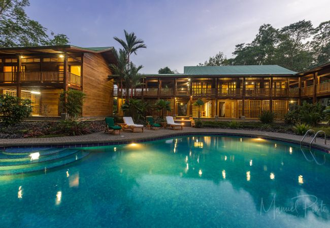 Casa en Punta Uva - El Refugio - Escondite de Lujo en el Corazón de la Naturaleza