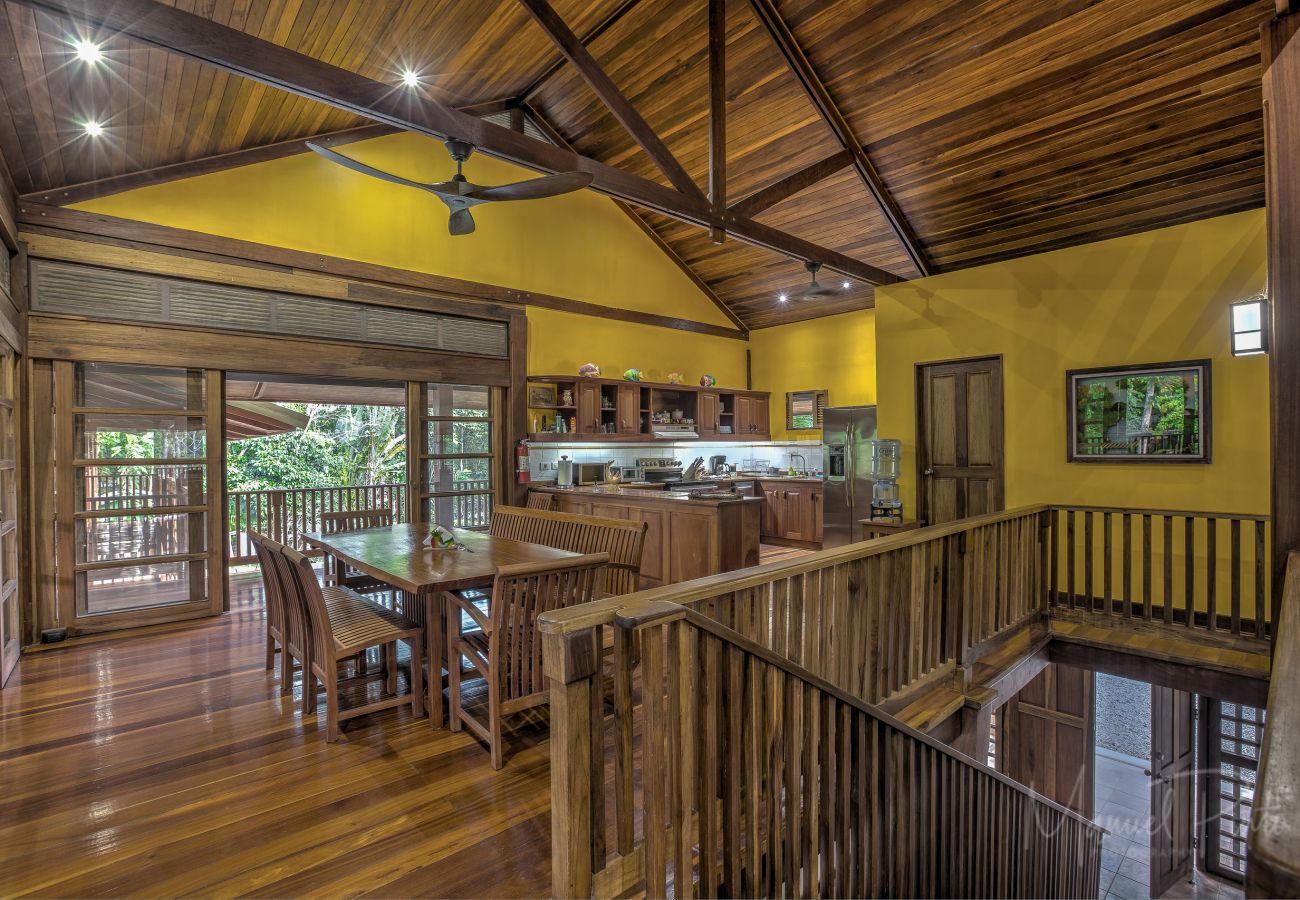 Casa en Punta Uva - El Refugio - Escondite de Lujo en el Corazón de la Naturaleza