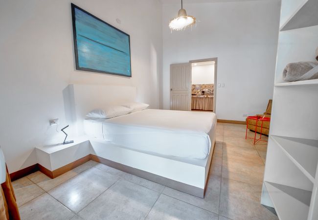 Apartamento en Playa Chiquita - Casita Abaloni en Arena Blanca con AC y FibraOpt Apartamento en Playa Chiquita - Casita Abaloni en Arena Blanca con AC y FibraOpt