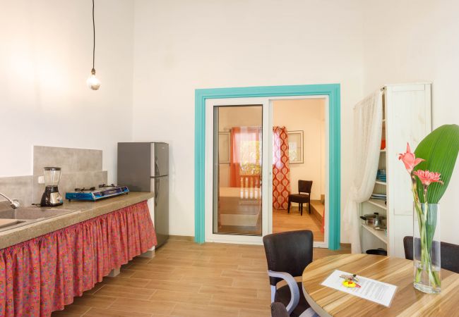 Apartamento en Playa Chiquita - Casita Arugula en Arena Blanca con AC y FibraOpt Apartamento en Playa Chiquita - Casita Arugula en Arena Blanca con AC y FibraOpt