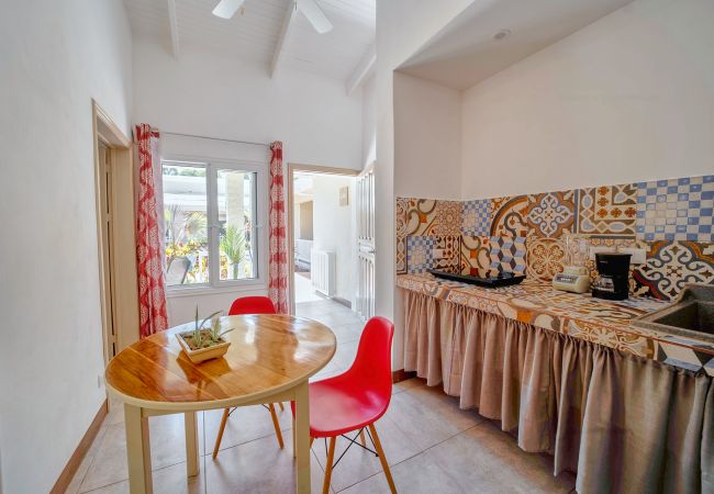 Apartamento en Playa Chiquita - Casita Calilla en Arena Blanca con AC y FibraOpt Apartamento en Playa Chiquita - Casita Calilla en Arena Blanca con AC y FibraOpt