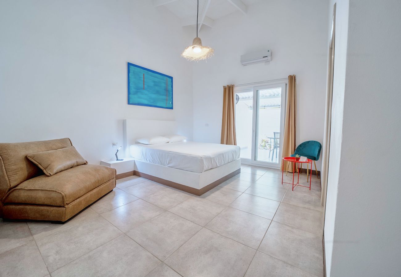 Apartamento en Playa Chiquita - Casita Charonia en Arena Blanca con AC y FibraOpt