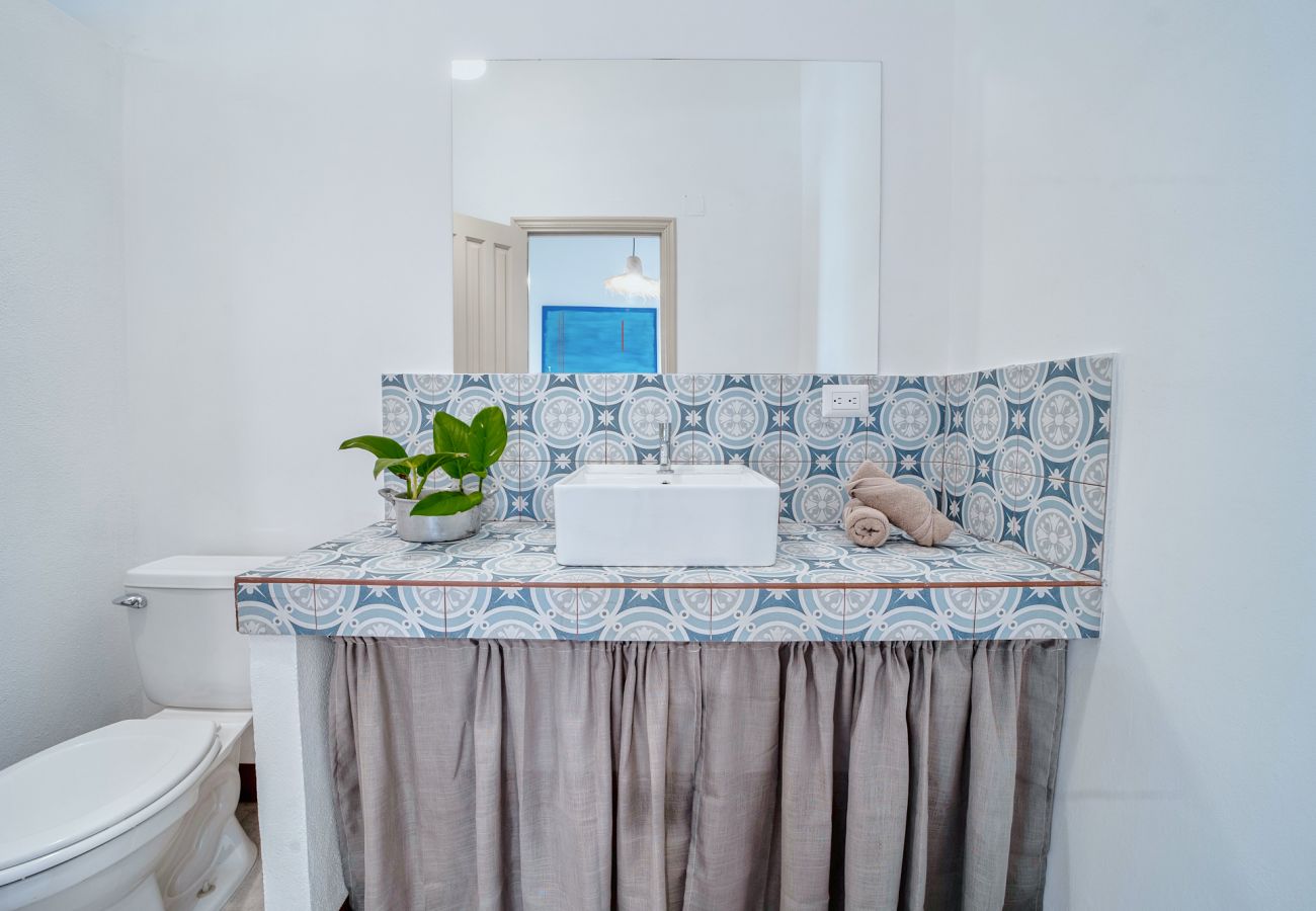Apartamento en Playa Chiquita - Casita Charonia en Arena Blanca con AC y FibraOpt
