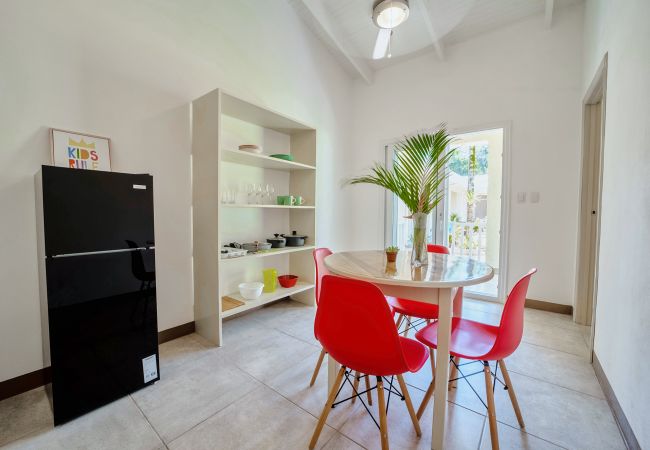 Apartamento en Playa Chiquita - Casita Conus en Arena Blanca con AC y FibraOpt Apartamento en Playa Chiquita - Casita Conus en Arena Blanca con AC y FibraOpt