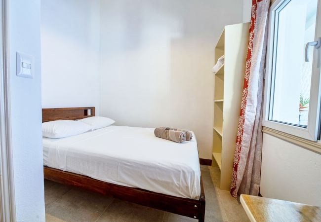 Apartamento en Playa Chiquita - Casita Ensis en Arena Blanca con AC y FibraOpt Apartamento en Playa Chiquita - Casita Ensis en Arena Blanca con AC y FibraOpt