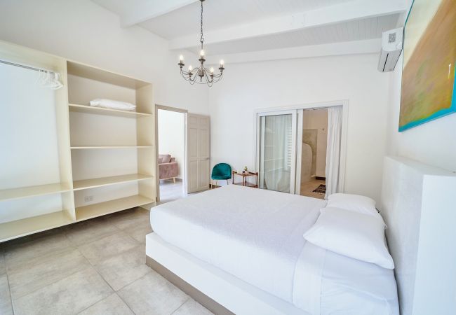 Apartamento en Playa Chiquita - Casita Ensis en Arena Blanca con AC y FibraOpt