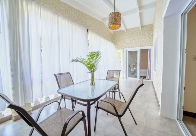 Apartamento en Playa Chiquita - Casita Ensis en Arena Blanca con AC y FibraOpt