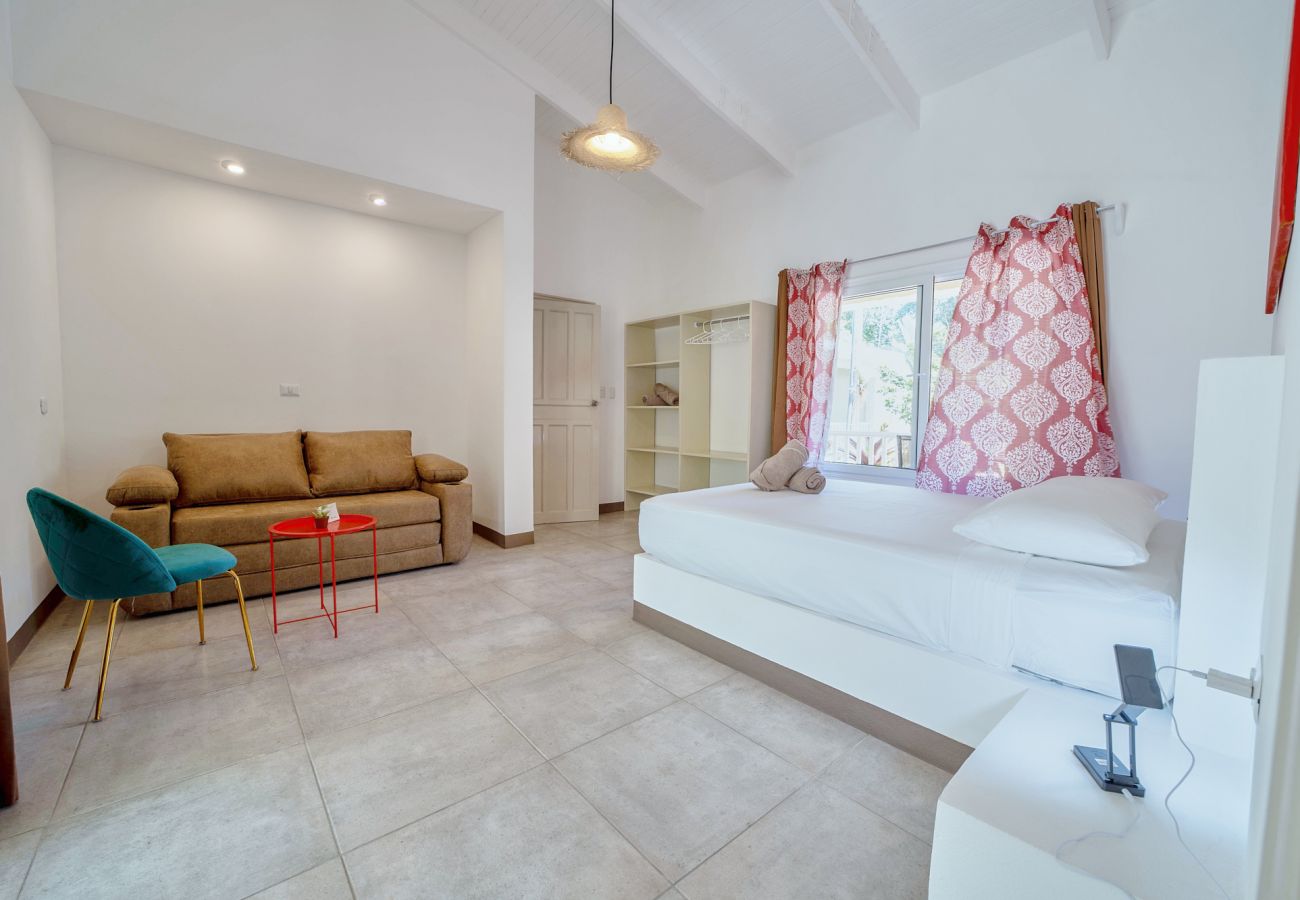 Apartamento en Playa Chiquita - Casita Puperita en Arena Blanca con AC y FibraOpt