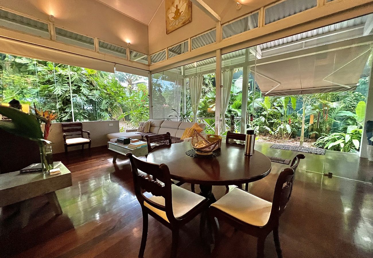 Casa en Puerto Viejo - Residencia Casa Blanca Beachfront Paradise