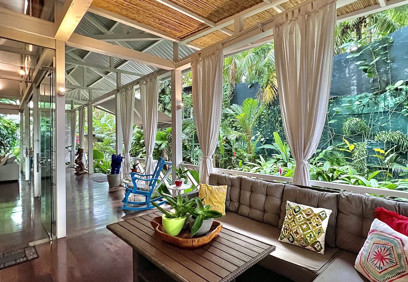 Casa en Puerto Viejo - Residencia Casa Blanca Beachfront Paradise